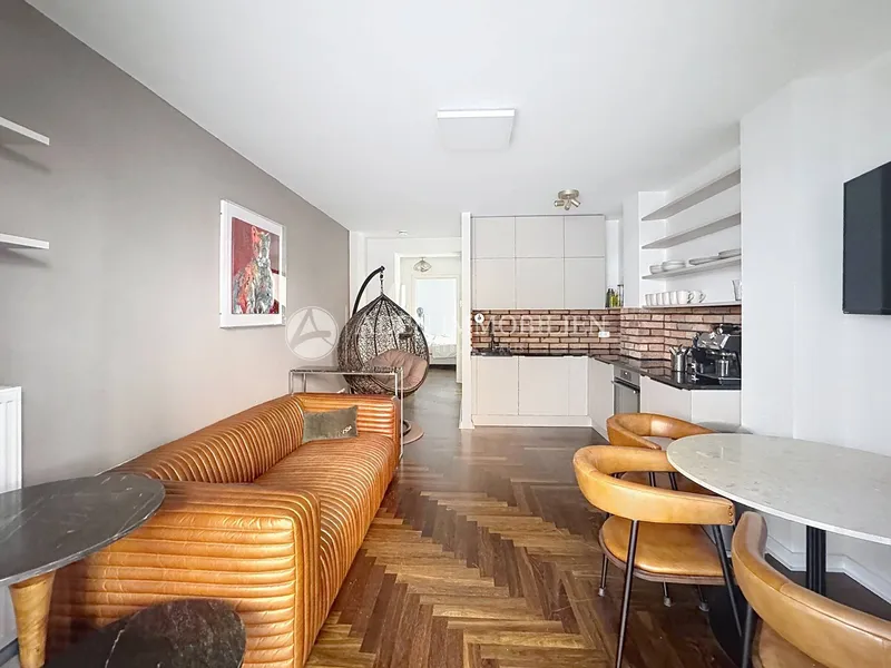 Vollmöblierte Wohnung im Altbau – modernisiert & neuwertig — photo 1